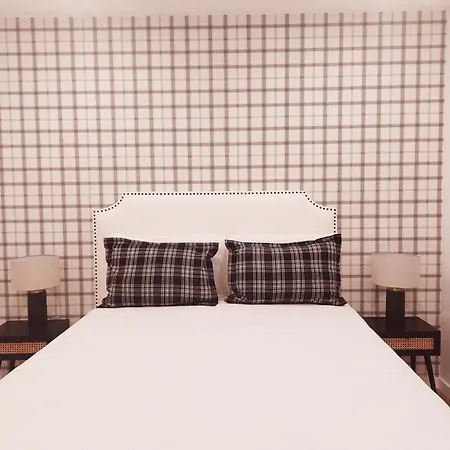 Ausenda's House アパート